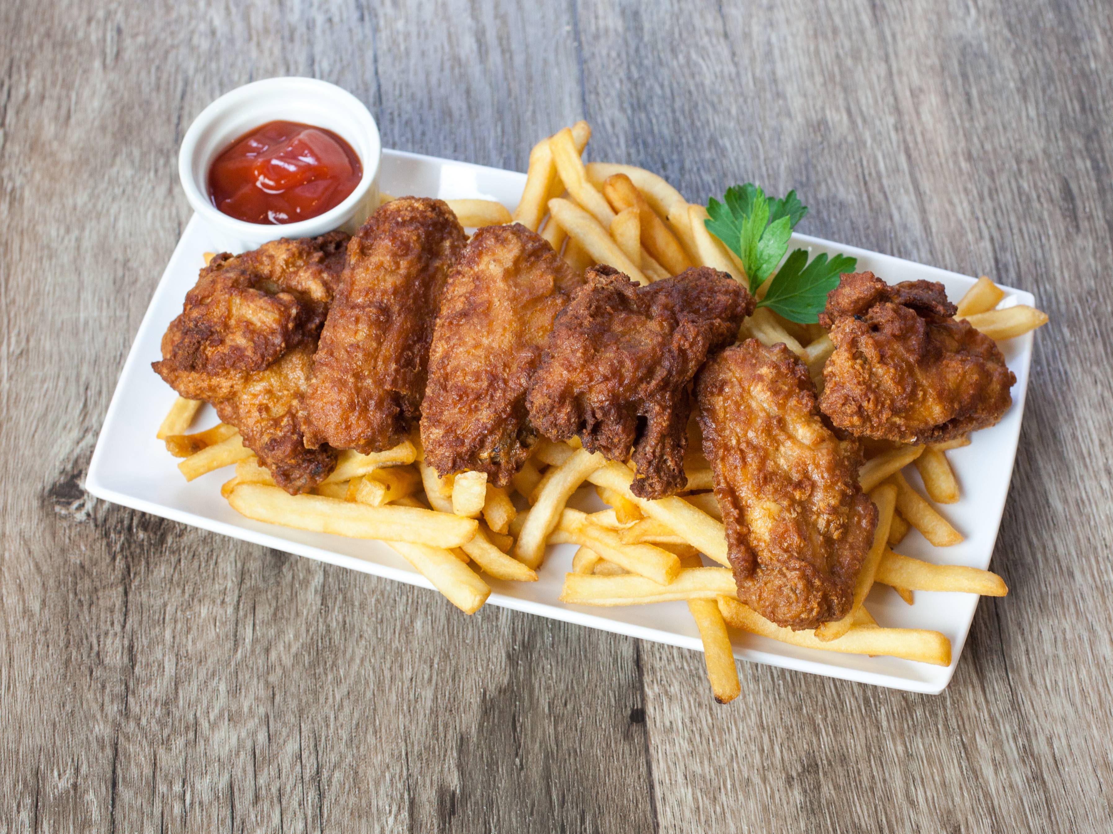 Order Chicken Wings with French Fries food online from El Sol de Cholula store, Brooklyn on bringmethat.com