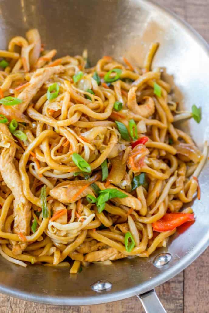 Order 31. Chicken Lo Mein food online from Asian Buffet Hibachi Grill store, Battle Creek on bringmethat.com