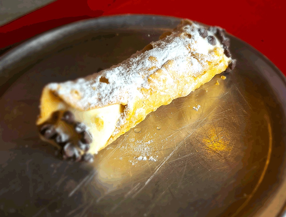 Order Cannoli food online from HOMESlyce Pizza Bar store, Baltimore on bringmethat.com