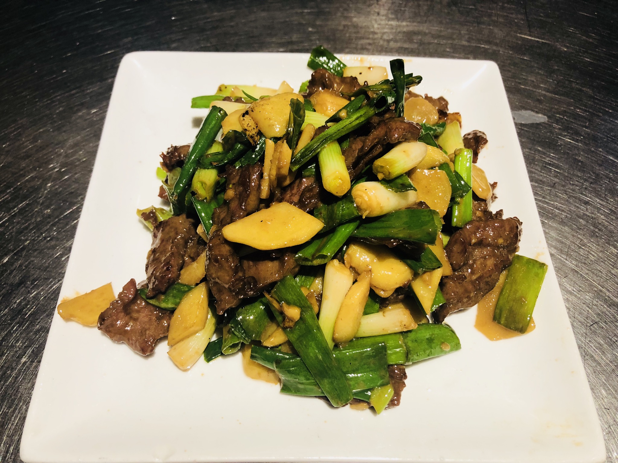Order B5. Beef in Scallion and Ginger food online from WK Restaurant store, New York on bringmethat.com
