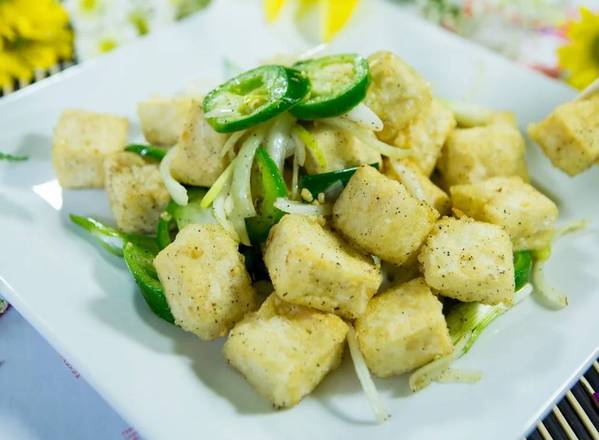 Order  Crispy Salted Pepper Tofu | 脆皮椒盐豆腐 food online from Dragon Palace store, Gresham on bringmethat.com