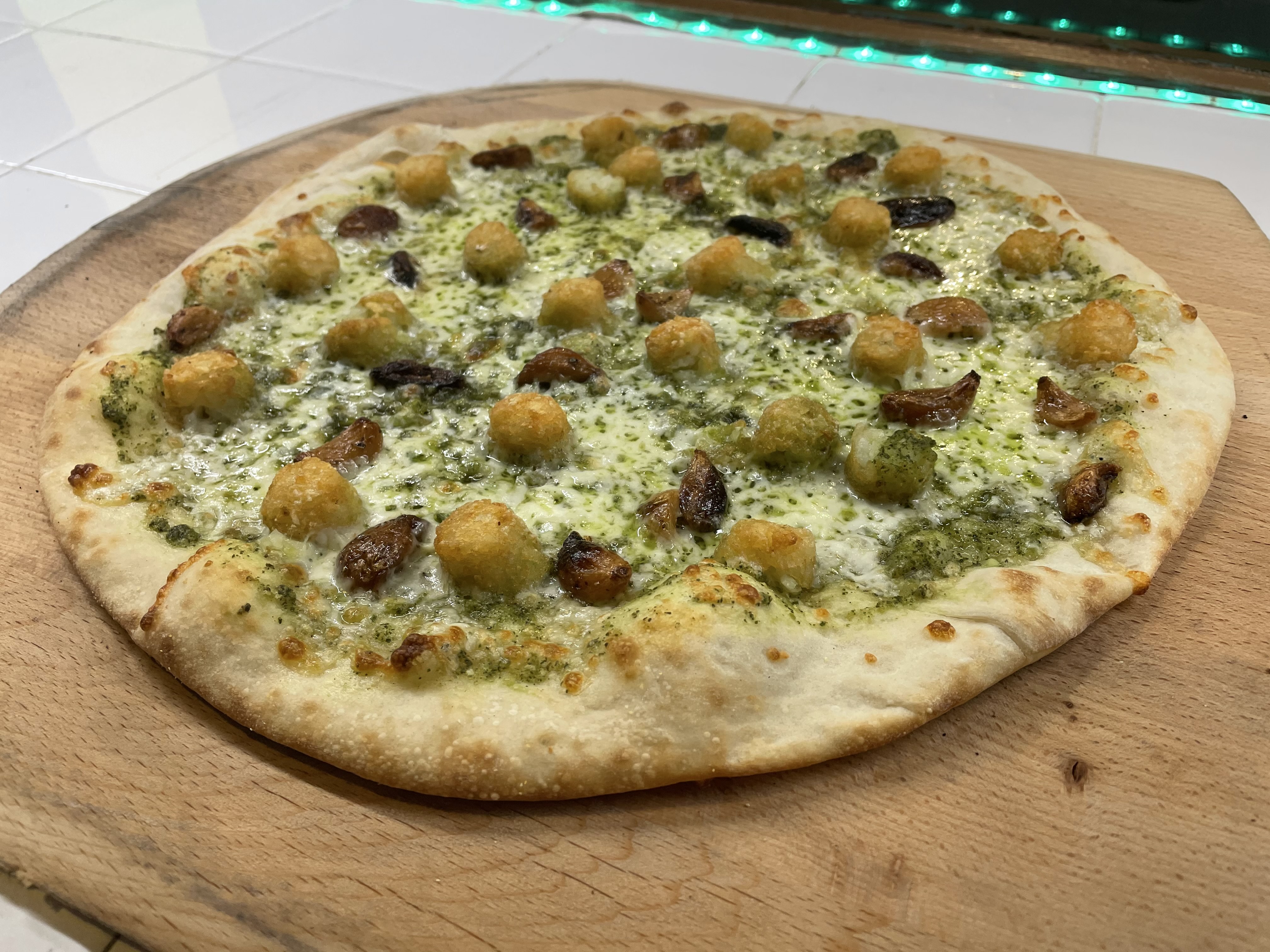 Order Garlic Pestato Pizza food online from DNA Pizza On 11th St store, San Francisco on bringmethat.com