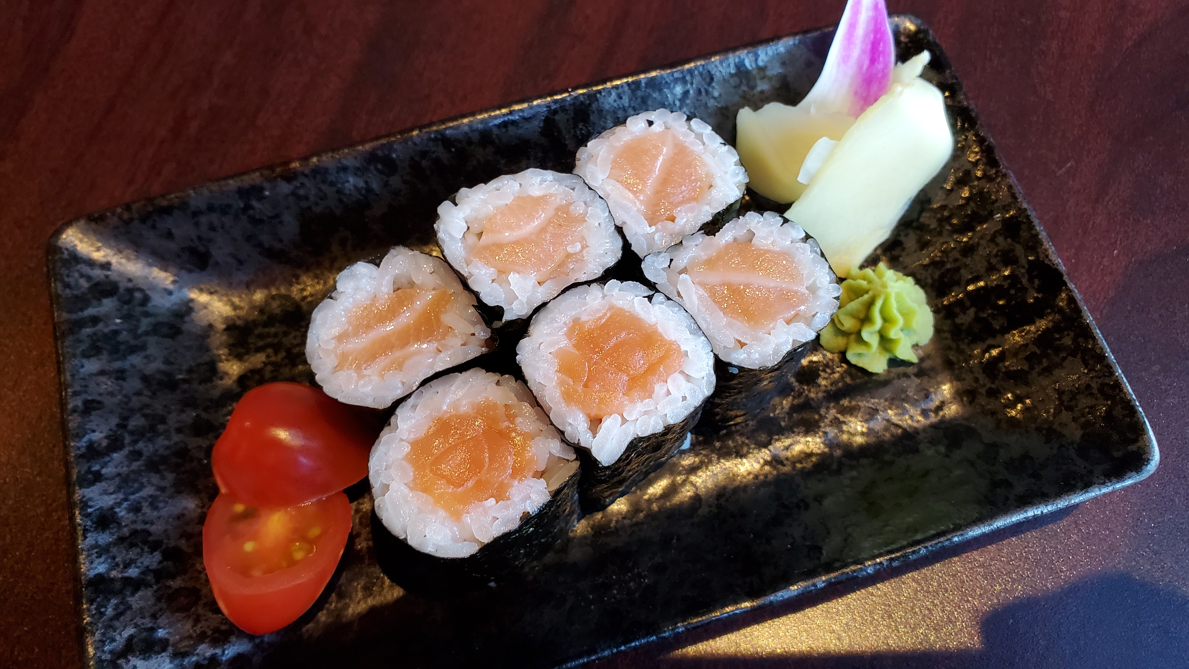 Order Salmon Roll food online from Tsui Sushi Bar store, Seattle on bringmethat.com