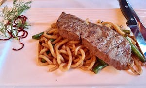 Order Spicy Garlic Noodles with New York Steak food online from Mint Leaf Cuisine store, Saratoga on bringmethat.com