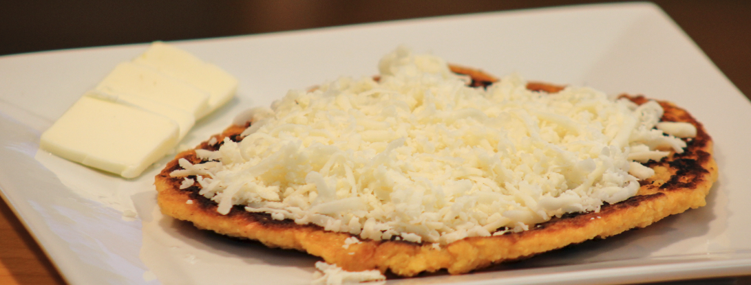 Order Arepa de Chocolo con Queso food online from Arepas Paisas store, Dover on bringmethat.com