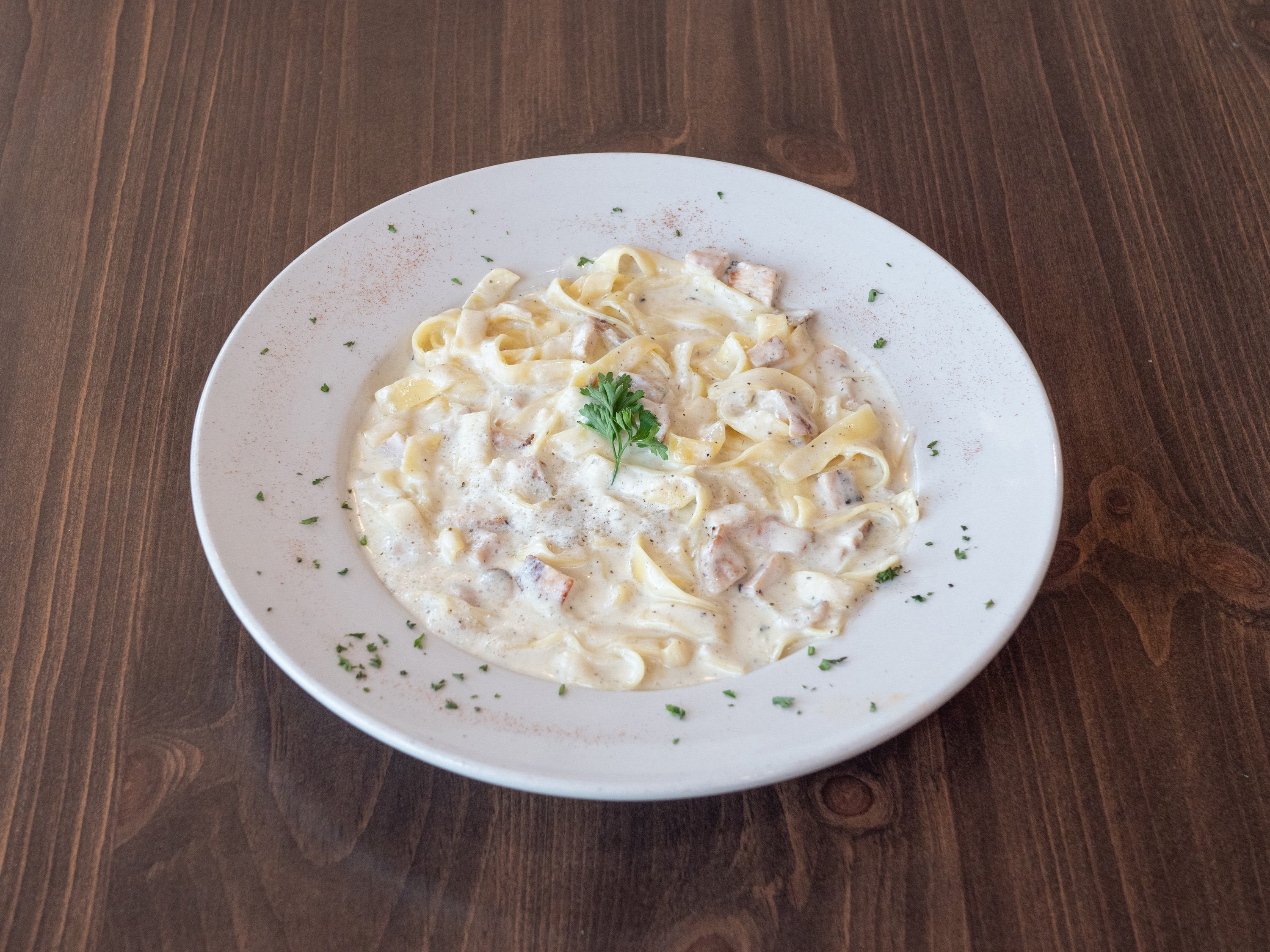Order Chicken Fettuccine Alfredo food online from Joes Pizza & Pasta store, Fort Worth on bringmethat.com