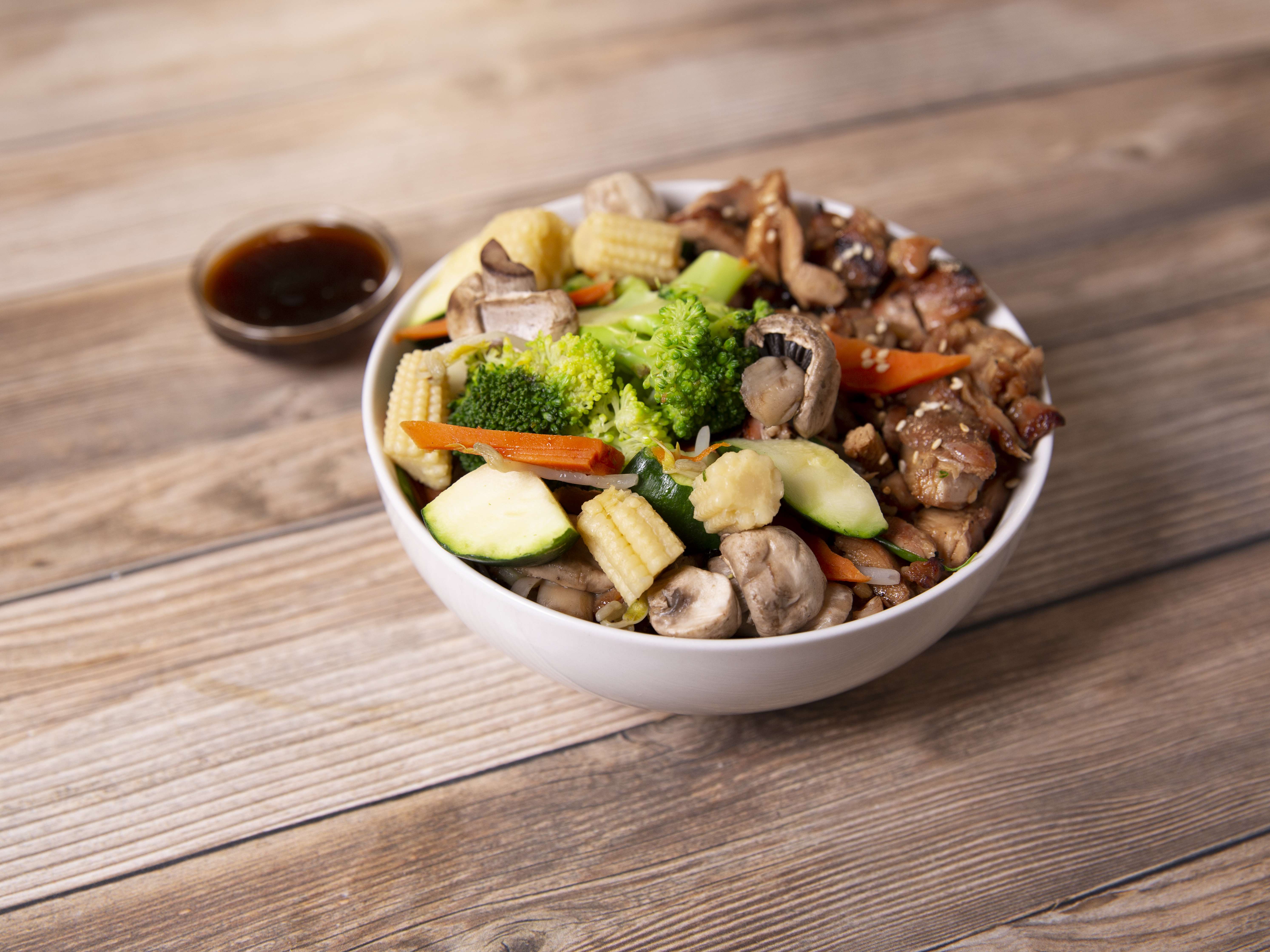Order Teriyaki Beef Bowl food online from Bamboo Express & Chinese store, Los Angeles on bringmethat.com