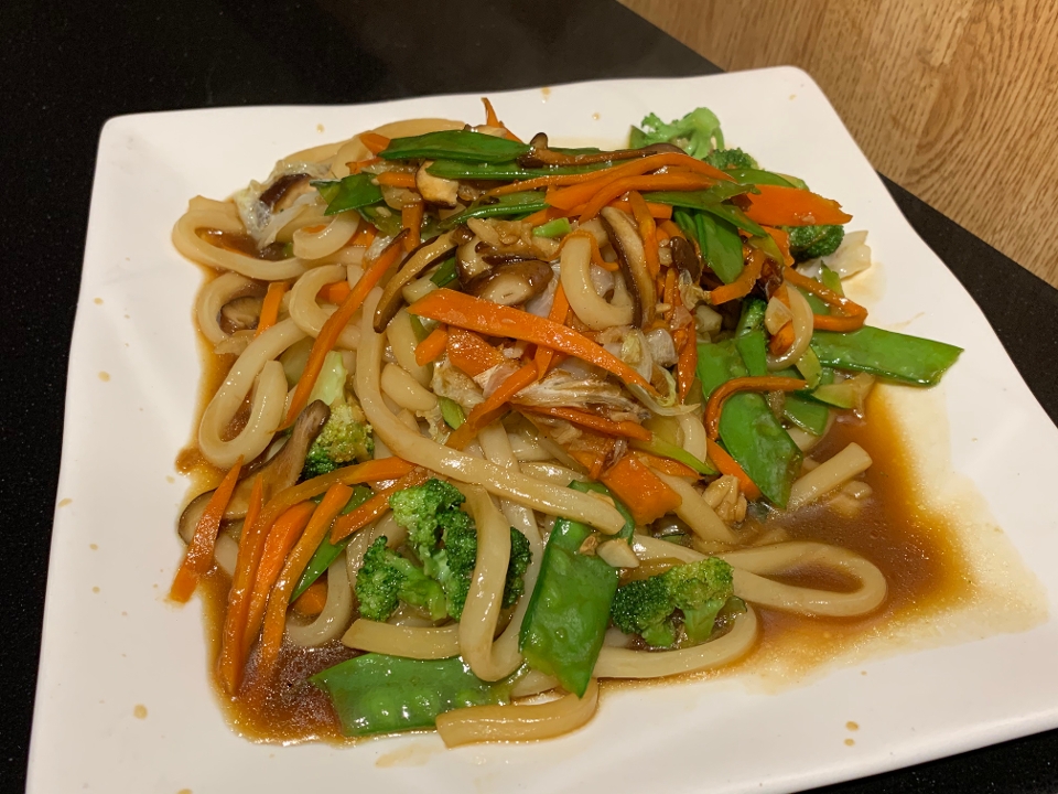 Order Vegetable Lo Mein food online from Sushi Too store, Pittsburgh on bringmethat.com