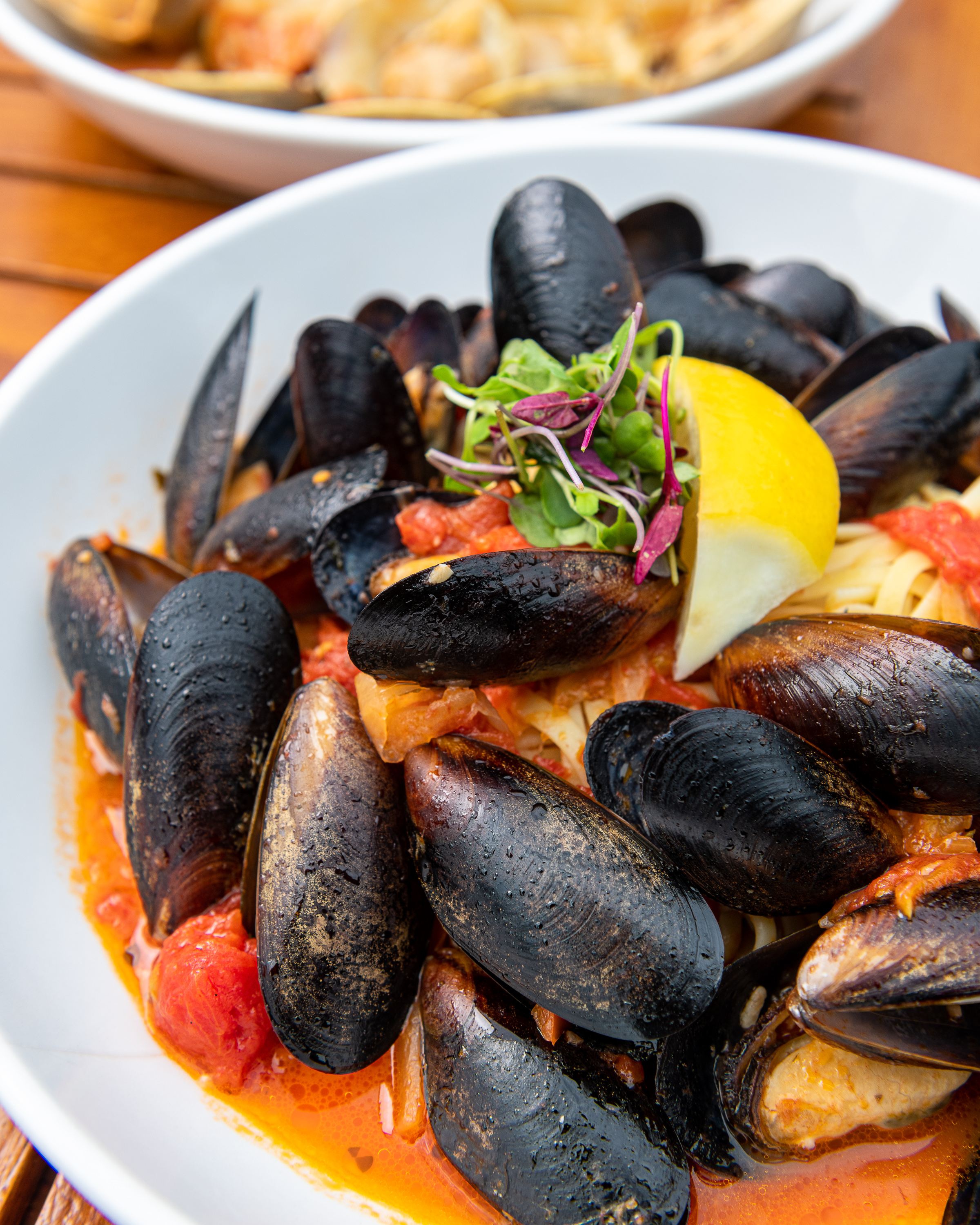 Order Mussels Giovanni Over Linguini food online from Iggy Boardwalk Lobster & Clam Bar store, Warwick on bringmethat.com