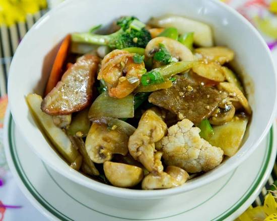 Order House Special Noodle Soup food online from Dragon Palace store, Gresham on bringmethat.com