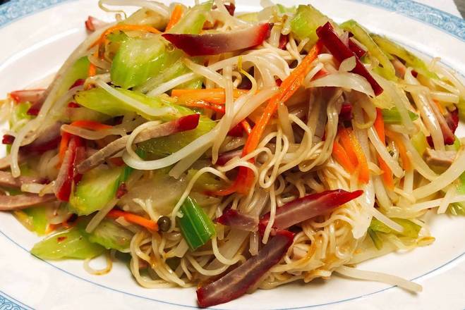 Order Pork Chow Mein or Chop Suey (㕚烧肉炒面) food online from Yu Garden store, Troutdale on bringmethat.com