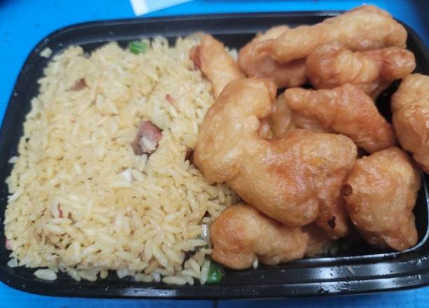 Order C8. Sweet & Sour Chicken 甜酸鸡C套 food online from Mr. Wonton store, Egg Harbor Township on bringmethat.com