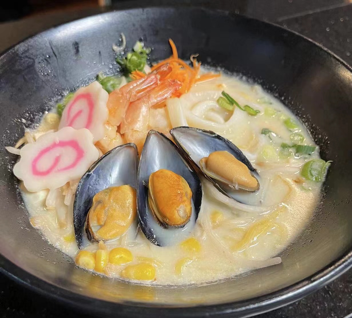 Order Seafood Noodle food online from Super Sushi store, Las Vegas on bringmethat.com