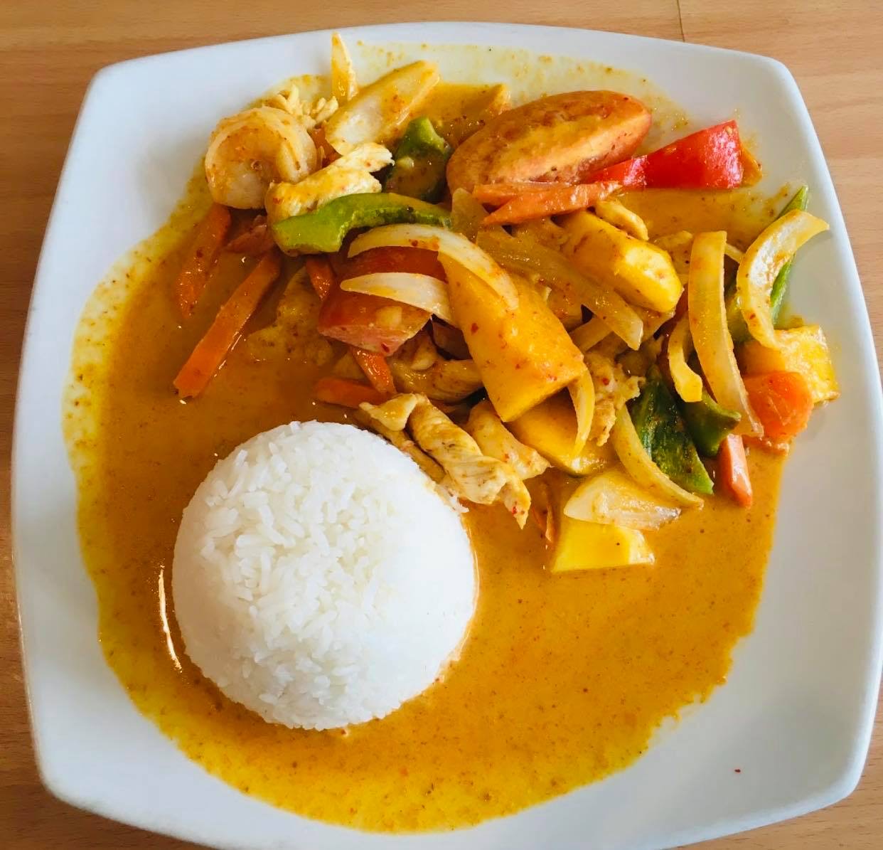 Order Mango Curry Dinner food online from Brown Rice Thai Cuisine store, West Boylston on bringmethat.com