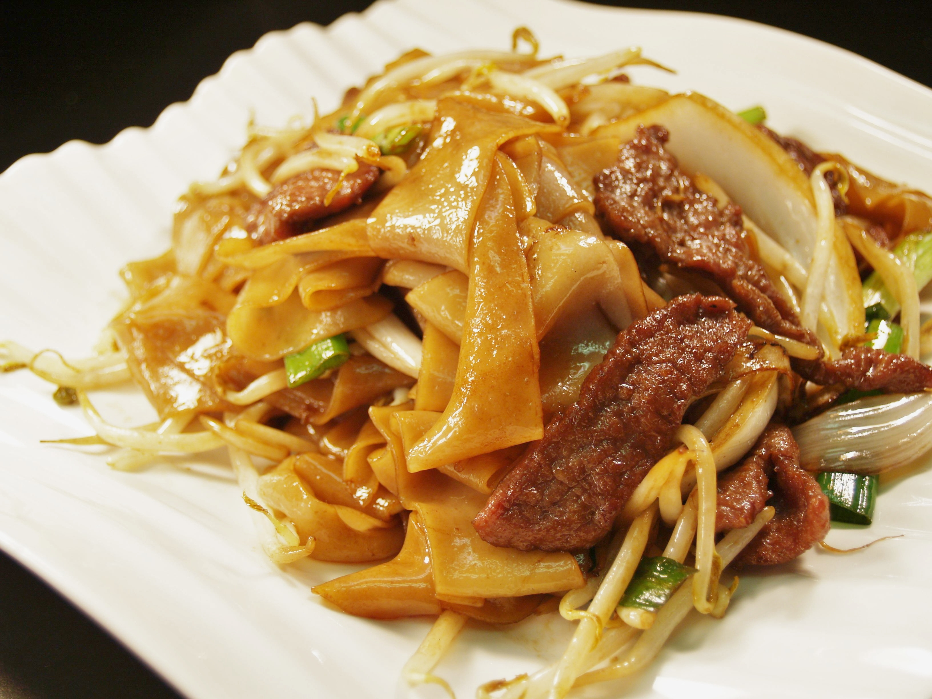 Order 79A. Beef Chow Fun food online from Chef Ming's Kitchen store, Beverly Hills on bringmethat.com
