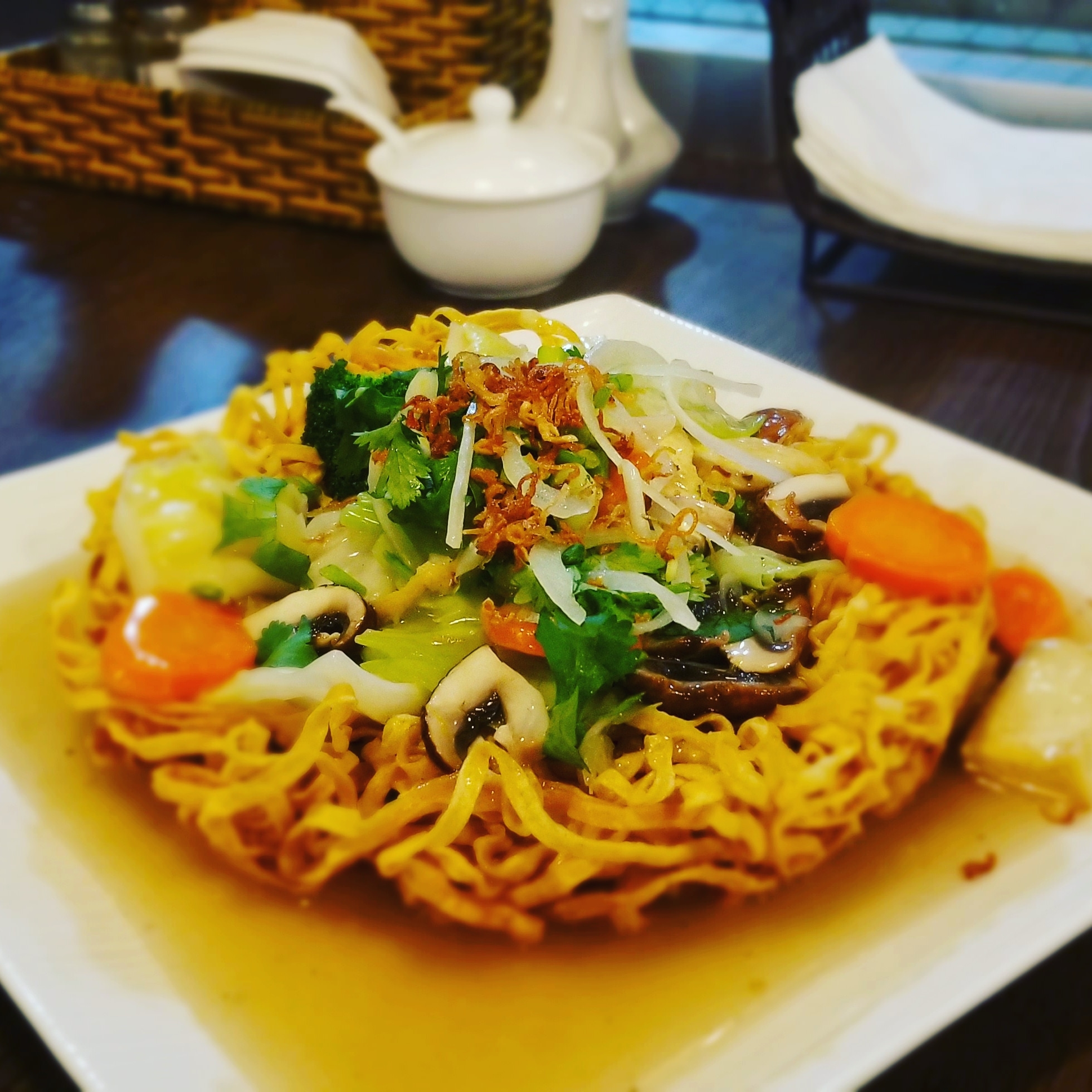 Order 33. House Special Crispy Egg Noodle food online from Home Kitchen store, Santa Clara on bringmethat.com