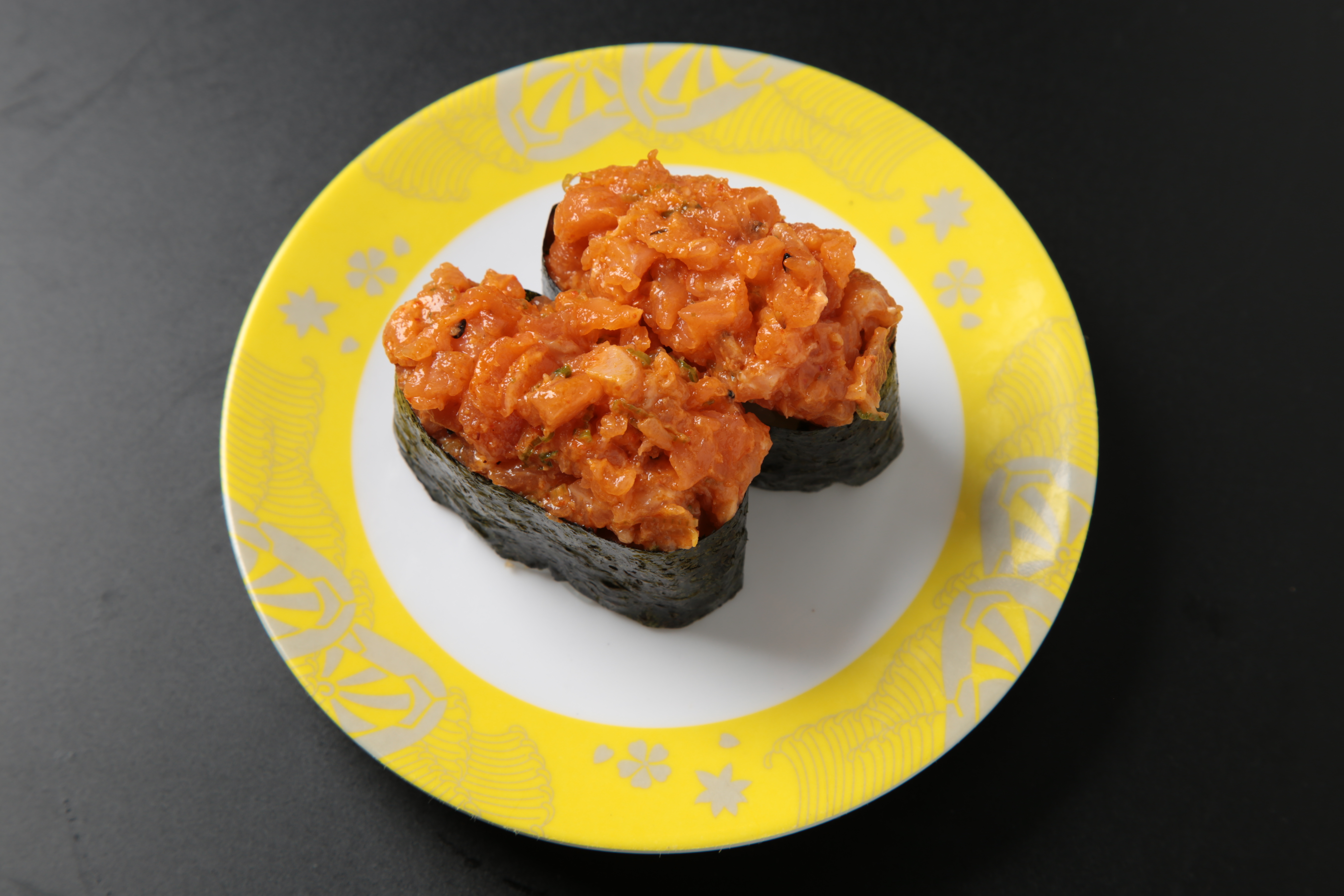 Order Spicy Tuna Gunkan food online from Izumi Revolving Sushi store, Daly City on bringmethat.com