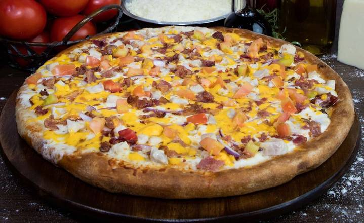 Order Bacon Chicken Pizza food online from Delish Pizza store, Sacramento on bringmethat.com