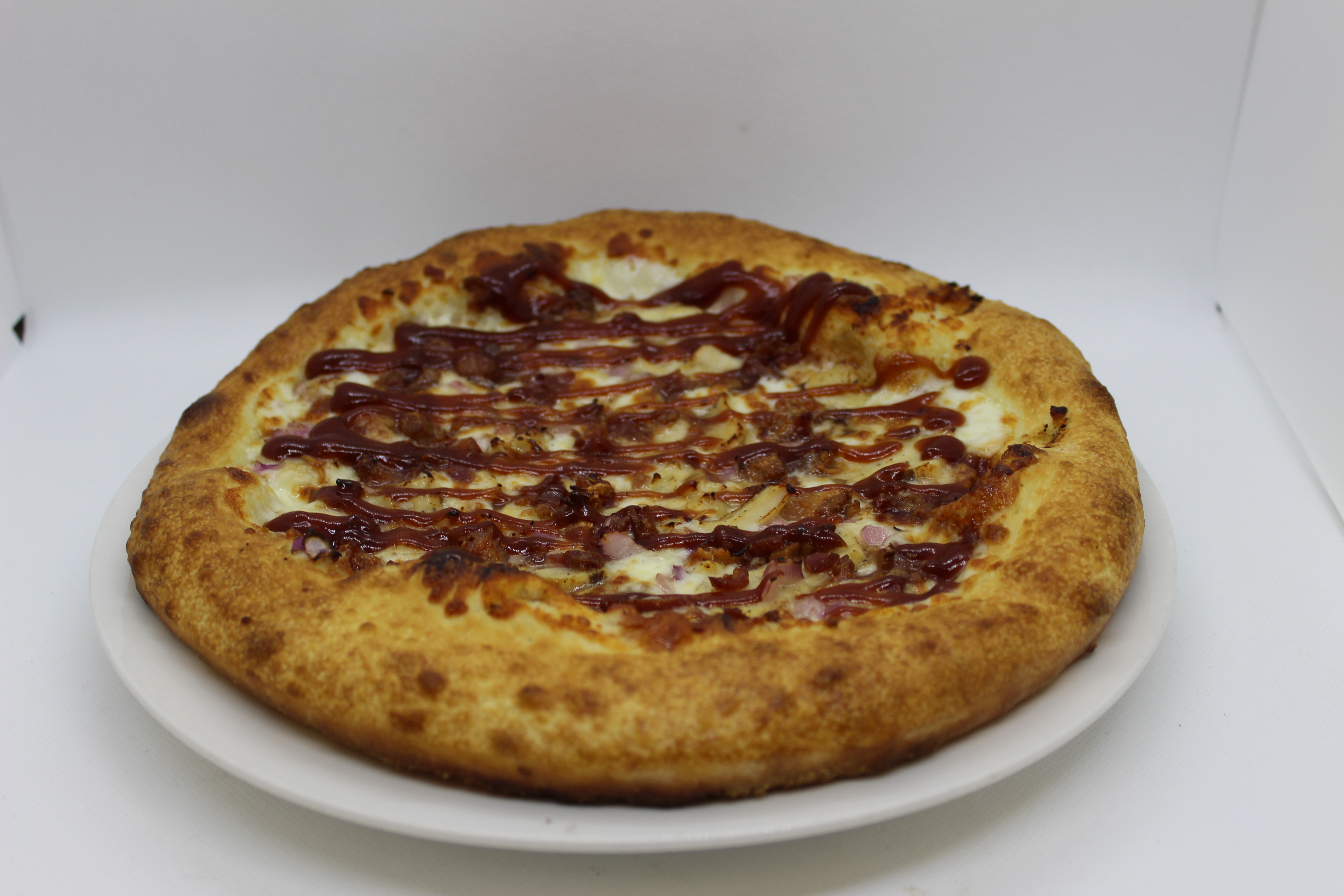 Order BBQ Chicken Pizza food online from Two Mamas' Gourmet Pizzeria store, Prescott on bringmethat.com