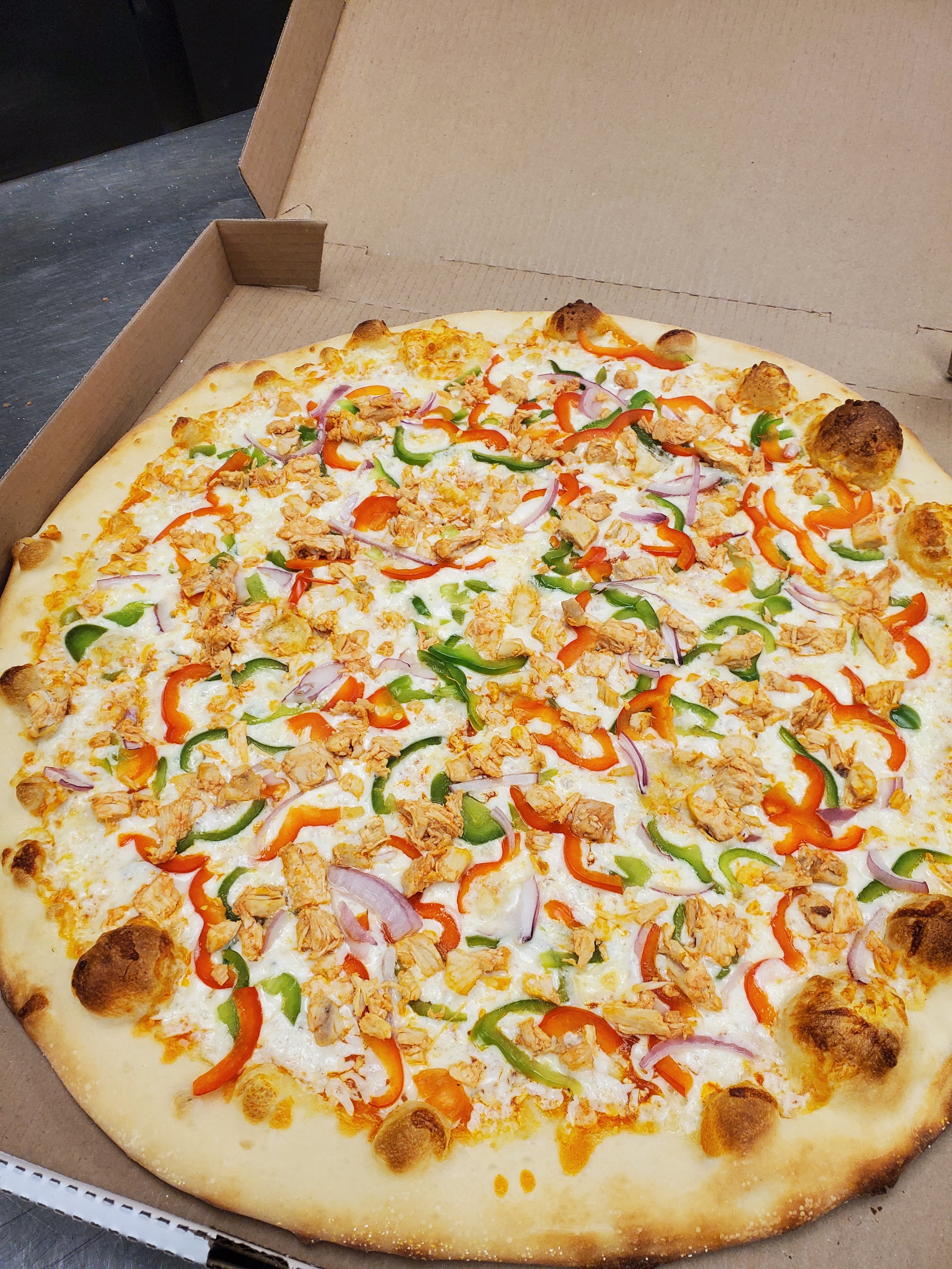 Order Buffalo Chicken Pizza - 16" food online from Slices On Mill store, Tempe on bringmethat.com