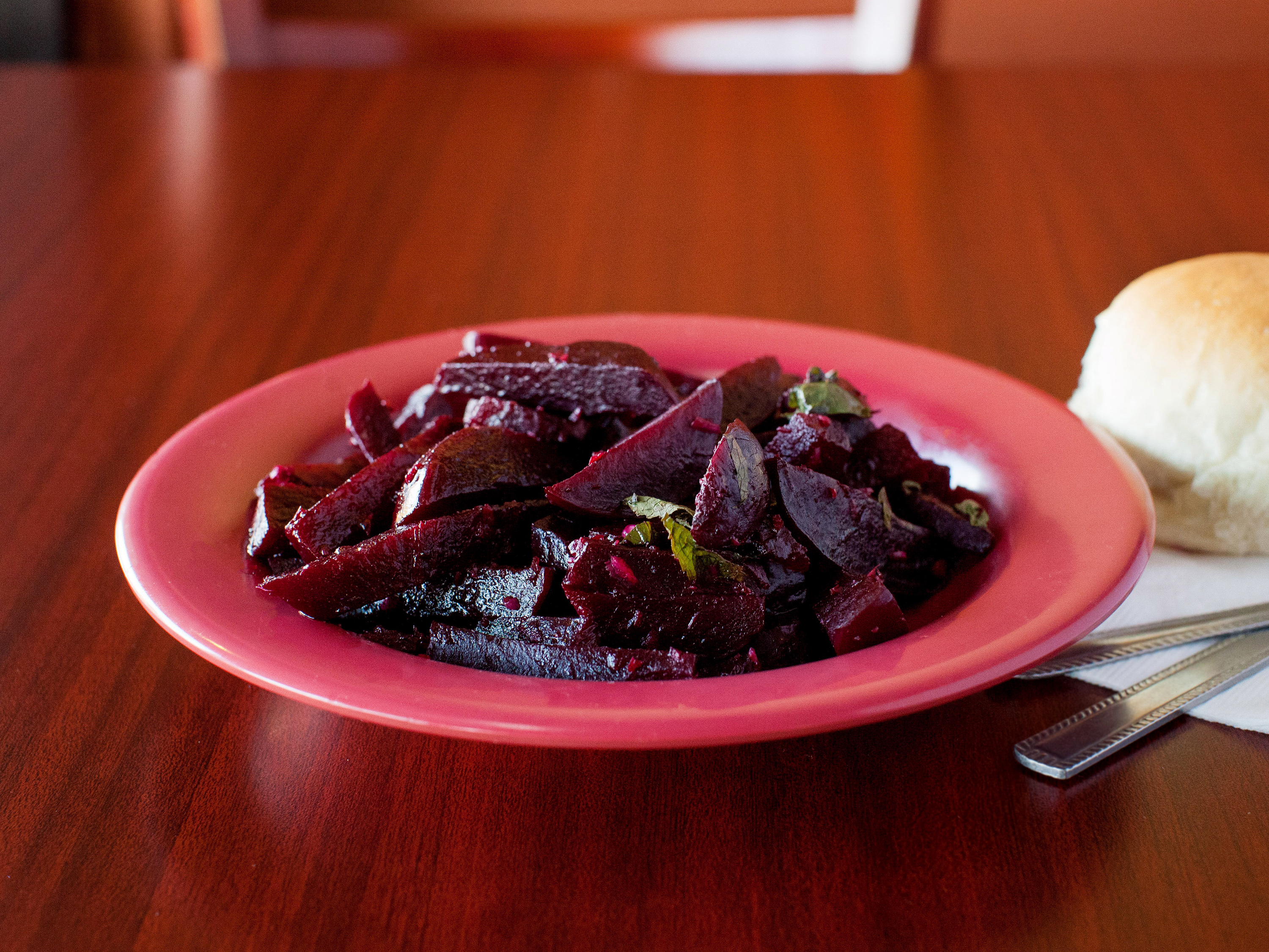 Order Fresh Beet Salad food online from Cuginis store, Santa Maria on bringmethat.com