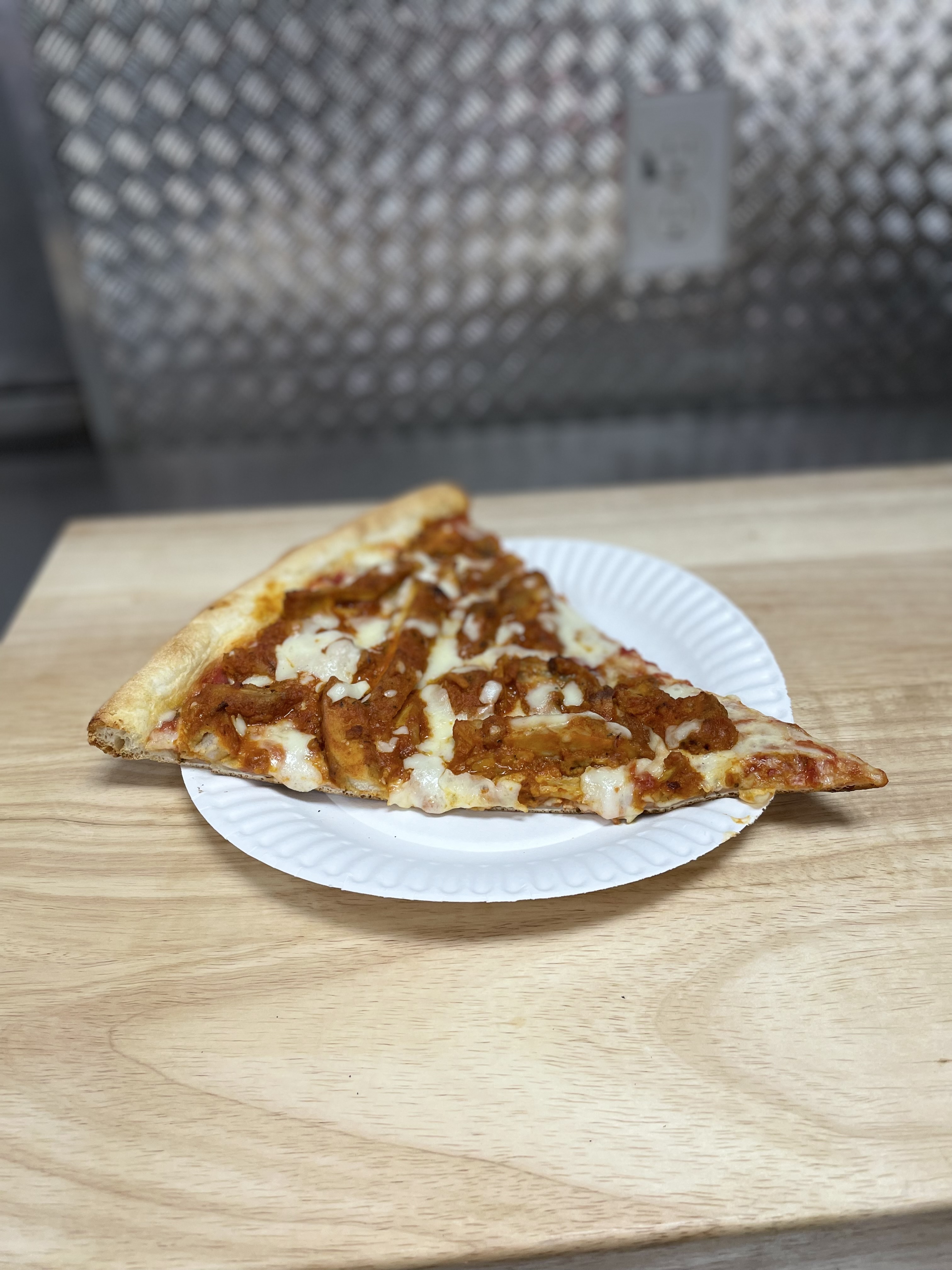 Order Buffalo Chicken Slice food online from La Pizzeria Del Sabor store, Yonkers on bringmethat.com