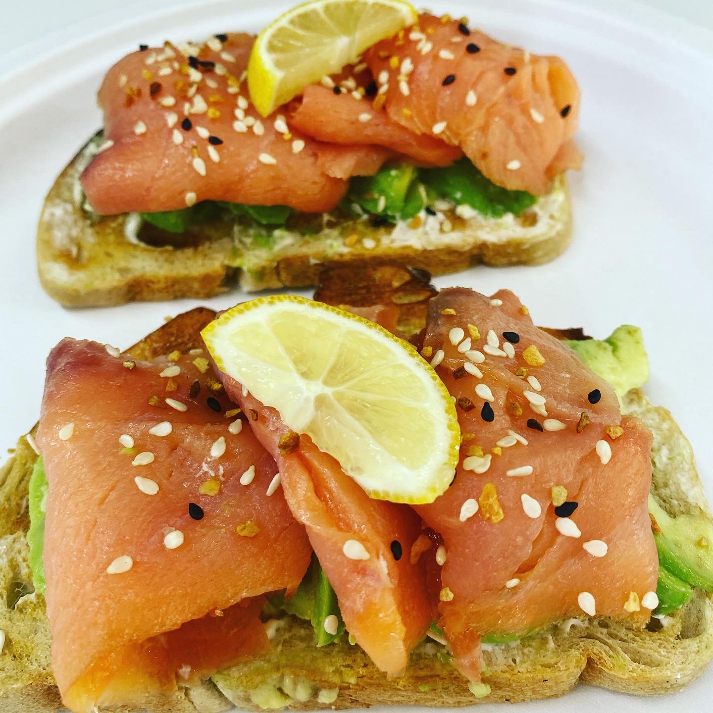 Order Smoked salmon avocado toast  food online from Linda's Rolling Café store, Austin on bringmethat.com