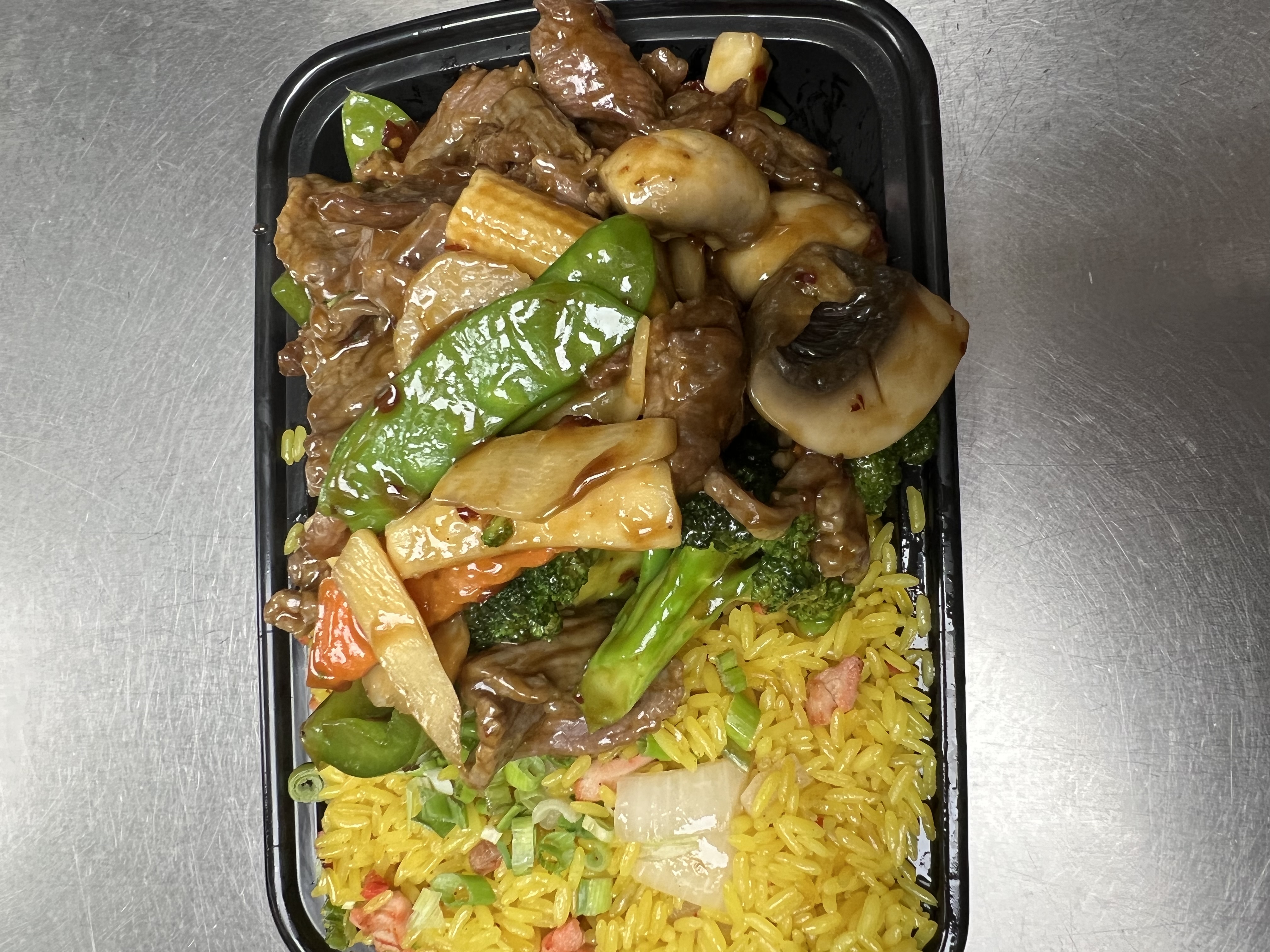 Order C26. Beef with Garlic Sauce Combo Special food online from King Chef store, West Haven on bringmethat.com