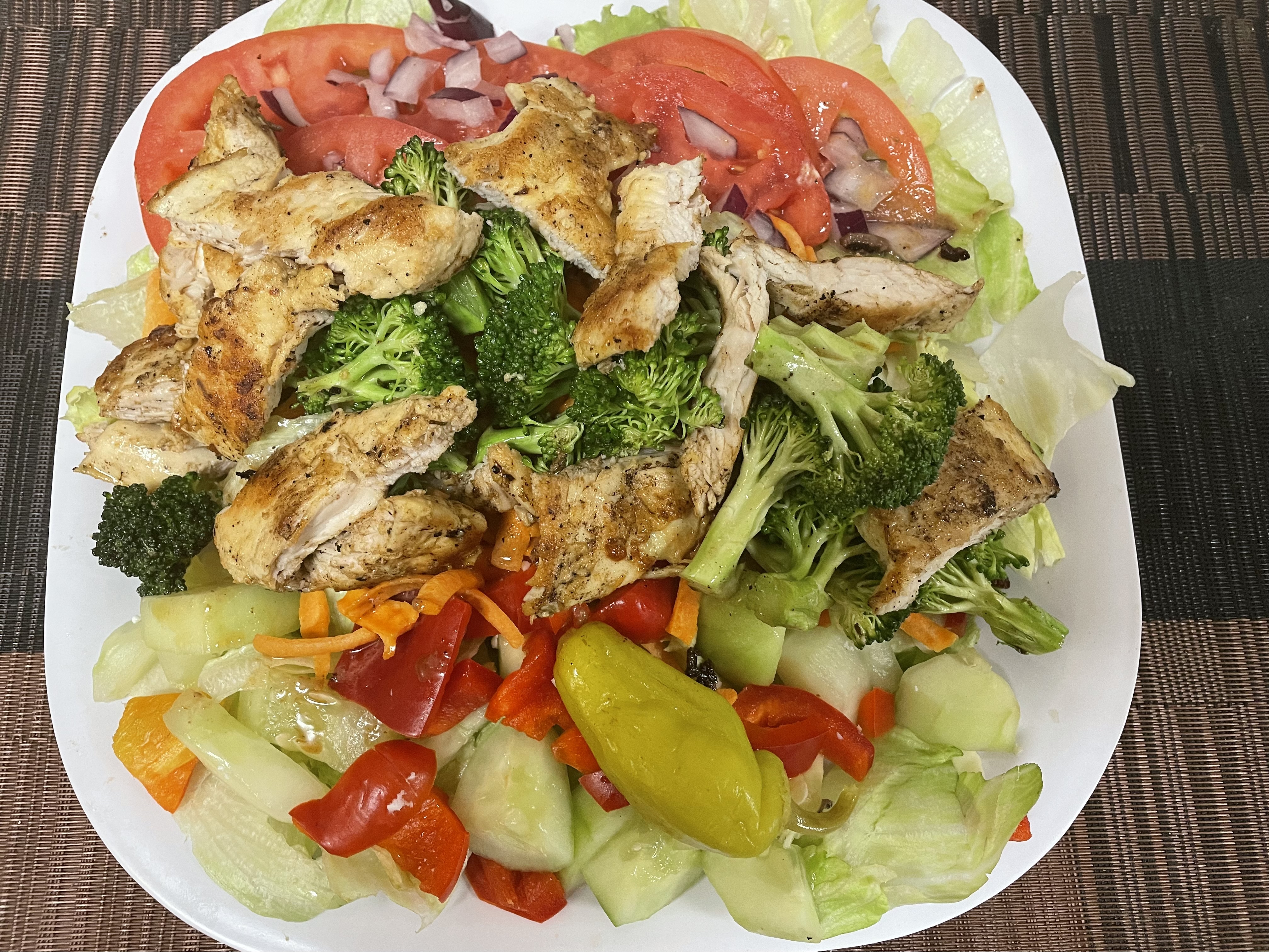 Order 110. Grilled Chicken and Broccoli Salad food online from Sofia Pizza House store, Quincy on bringmethat.com