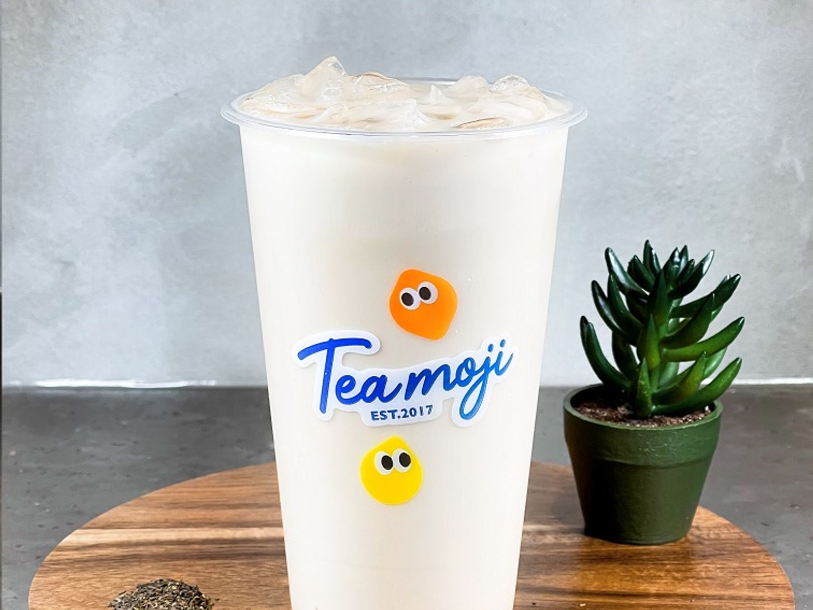 Order B1 Classic Milk Tea B1 招牌奶茶 food online from Teamoji store, Champaign on bringmethat.com