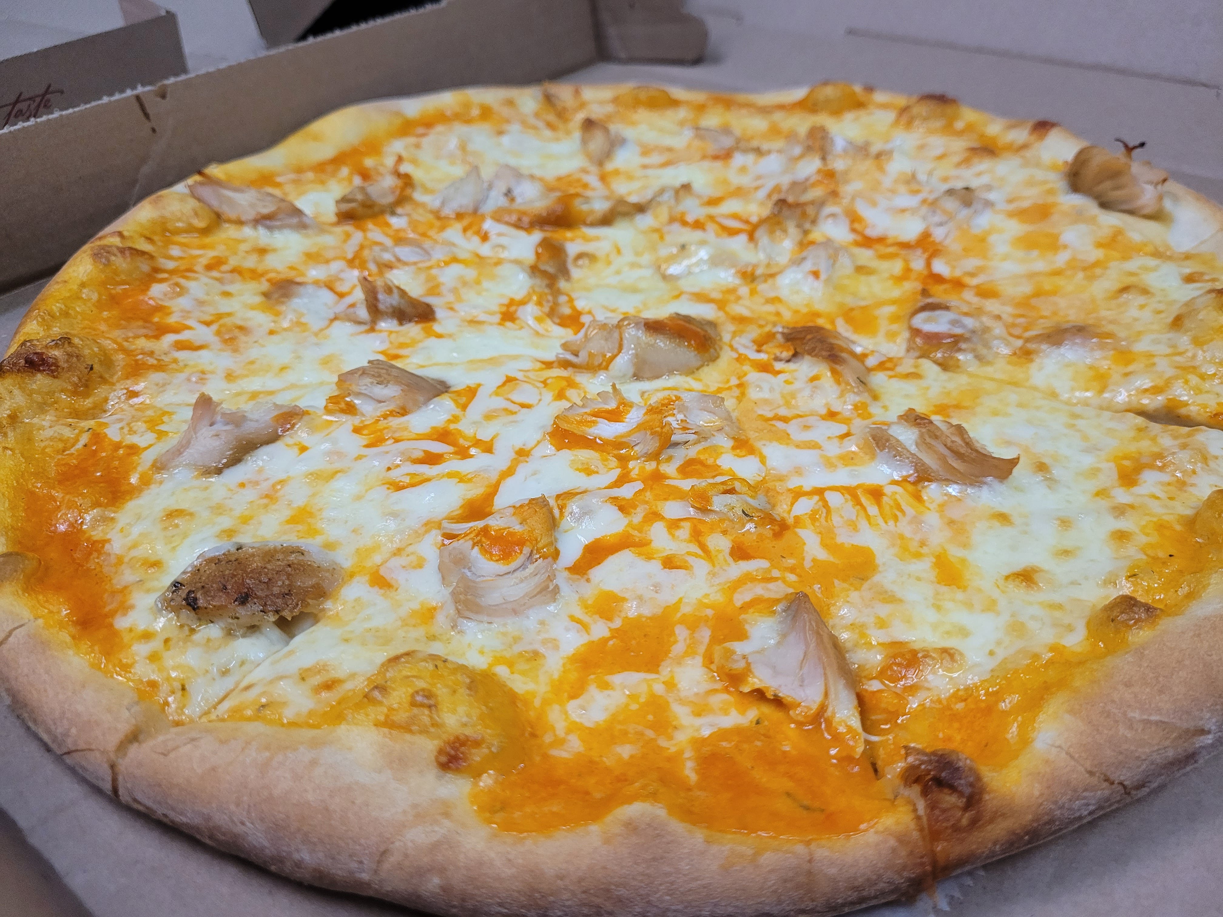 Order Buffalo Chicken Pizza - Small 12" food online from Brother's Pizza Chambersburg store, Chambersburg on bringmethat.com