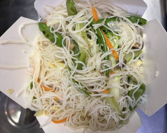Order Vegetable Cantonese Rice Noodles  food online from Asian wok cafe store, Alexandria on bringmethat.com