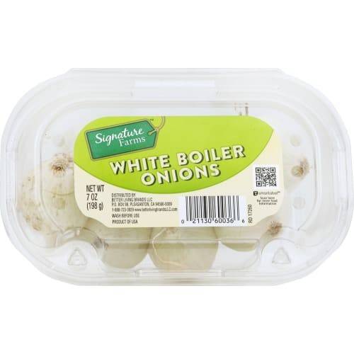 Order Signature Farms · White Boiler Onions (7 oz) food online from Safeway store, Sierra Vista on bringmethat.com
