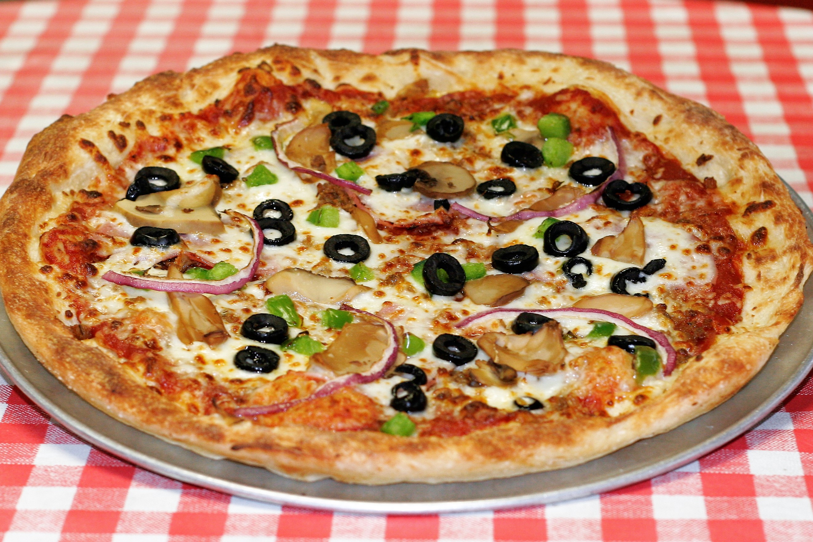 Order Works Pizza food online from Giovanni's Pizza Place store, Charleston on bringmethat.com