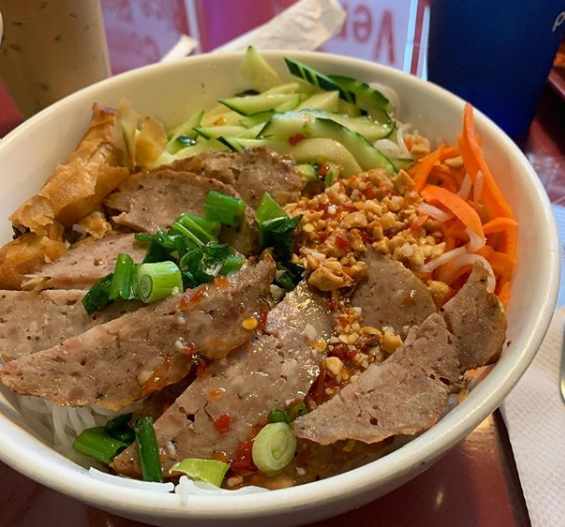 Order B6. Grilled Pork & Egg Roll Vermicelli food online from Pho B&B store, Oklahoma City on bringmethat.com