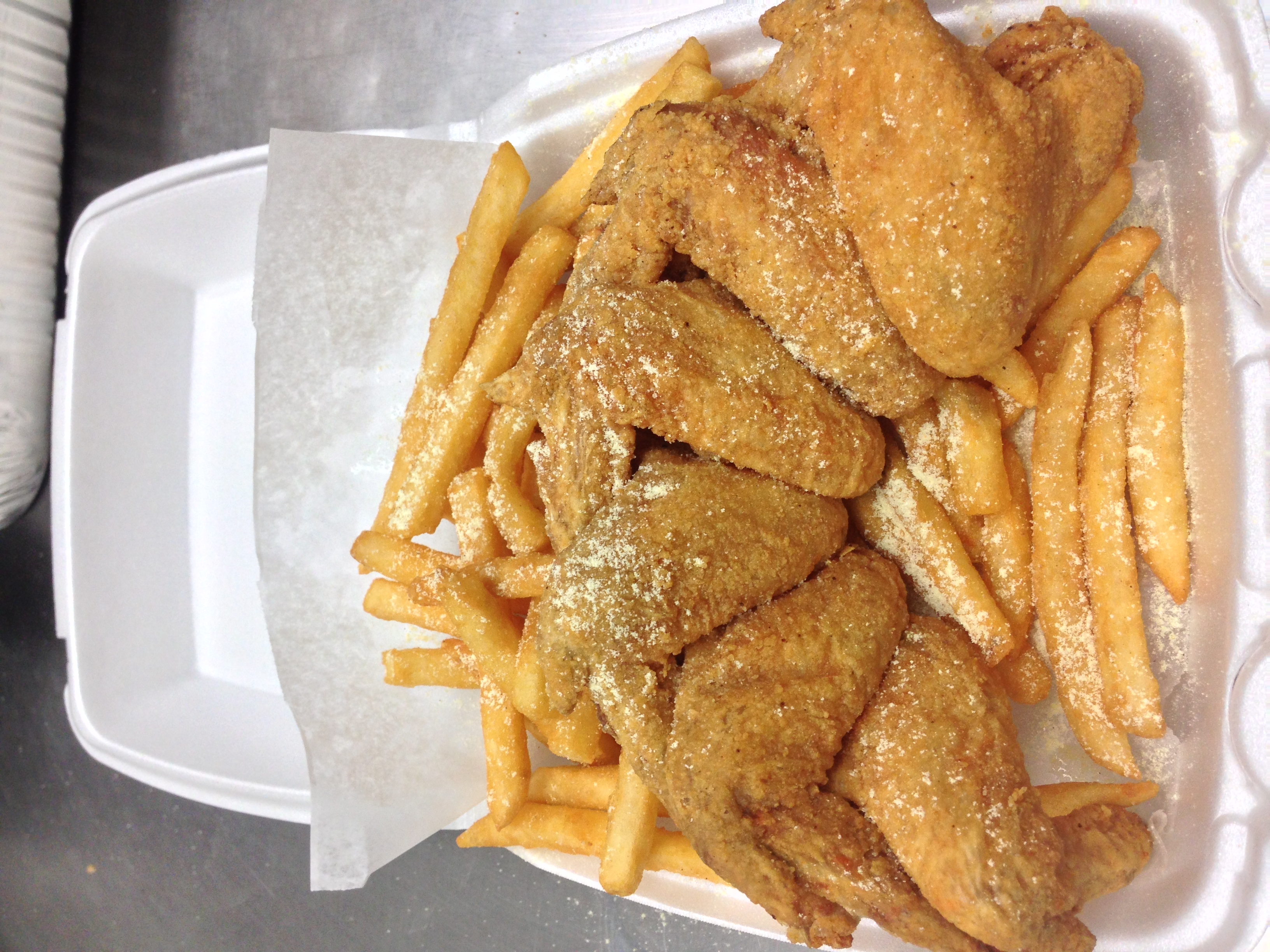 Order 15pc Wings Dinner food online from Sharks Fish & Chicken store, Chicago on bringmethat.com