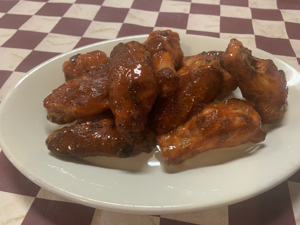 Order Chicken Wings food online from Trackside Pizza store, Puyallup on bringmethat.com