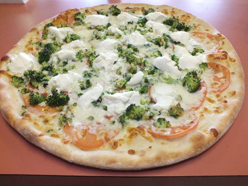 Order Broccoli White Pizza - Medium 14'' food online from Maggio's Pizza & Pasta store, Woodbury on bringmethat.com