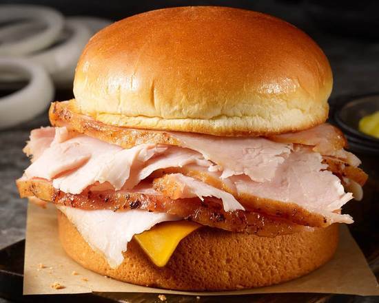 Order Turkey ＆ Cheese Classic Sandwich food online from Dickey'S Barbecue Pit store, Las Vegas on bringmethat.com