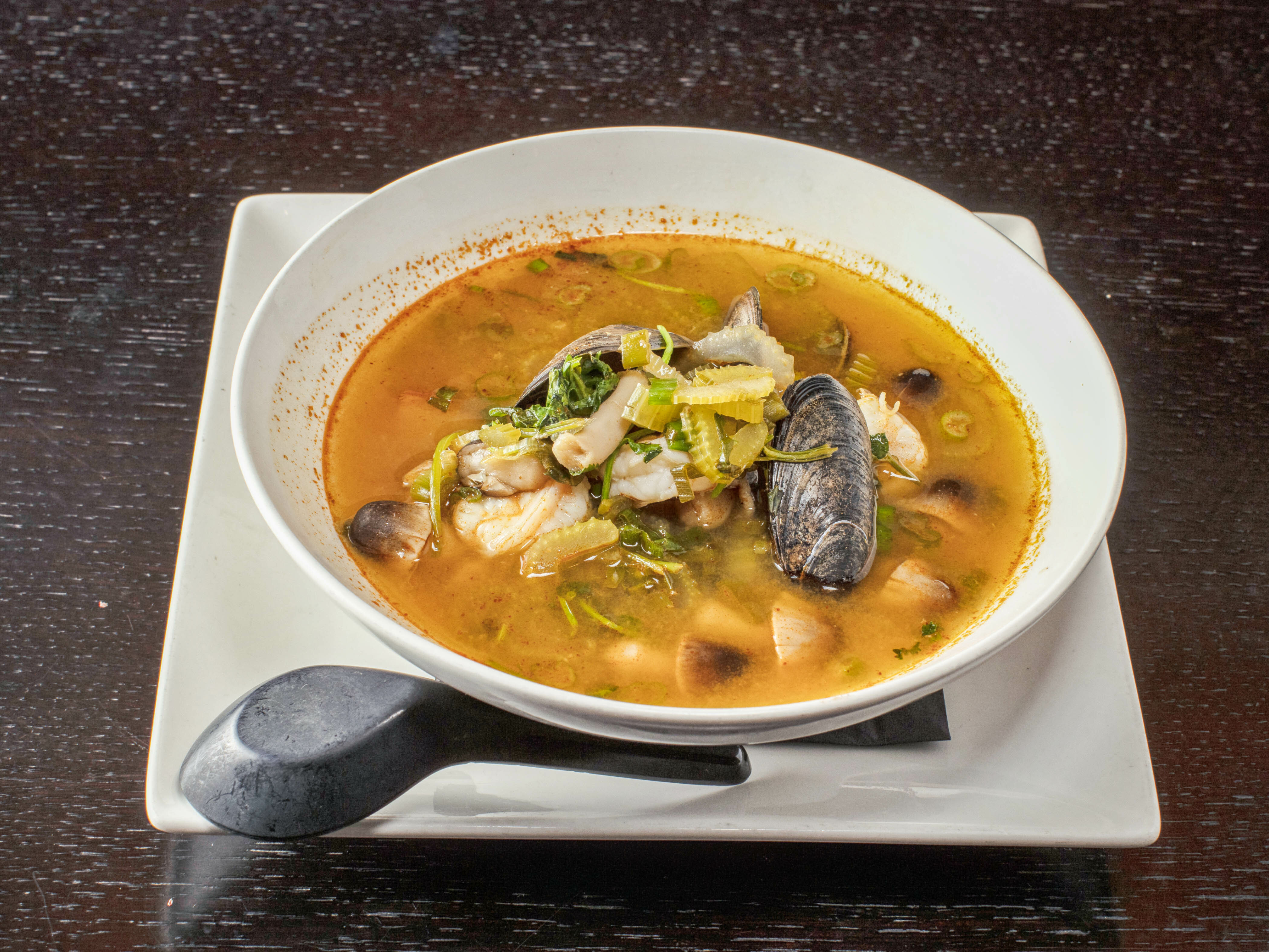 Order Lunch Seafood Tom Yum Soup food online from Keo Restaurant store, Tulsa on bringmethat.com
