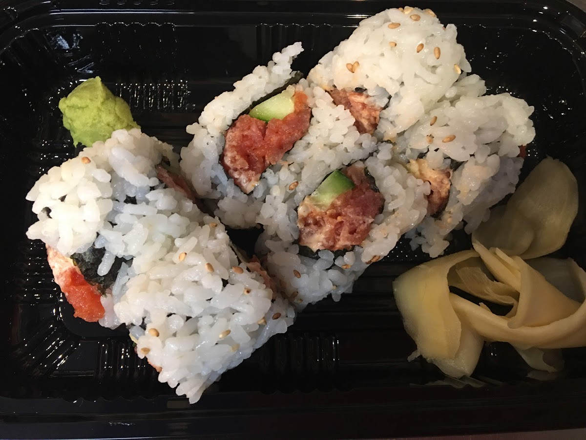 Order 60. Spicy Tuna Roll food online from Sushi Kinta store, San Francisco on bringmethat.com