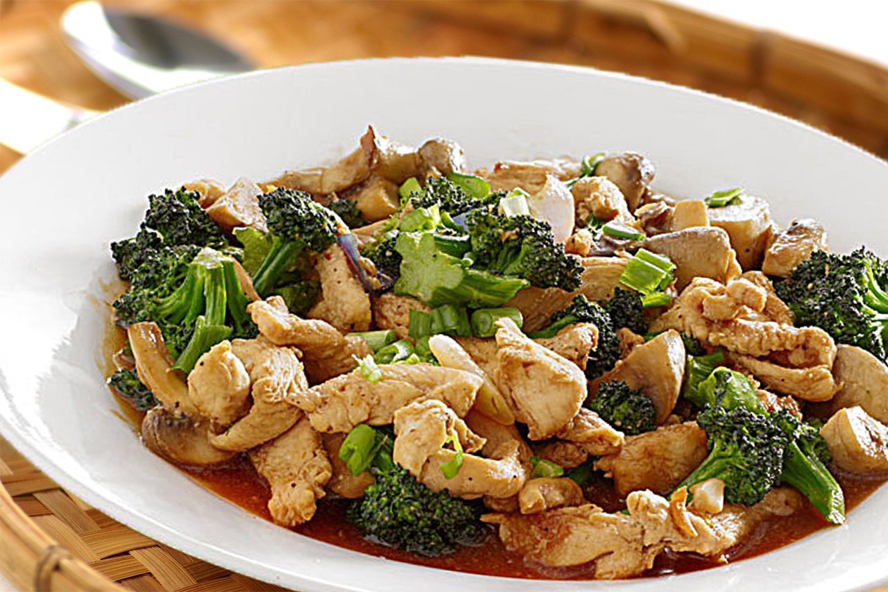 Order #73. Chicken with Broccoli food online from China Panda Restaurant store, Yukon on bringmethat.com