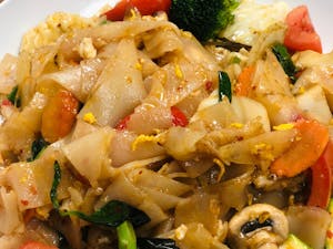 Order Pad Kee Mao (Drunken Noodle) food online from Tamarind Thai Cuisine store, Camarillo on bringmethat.com