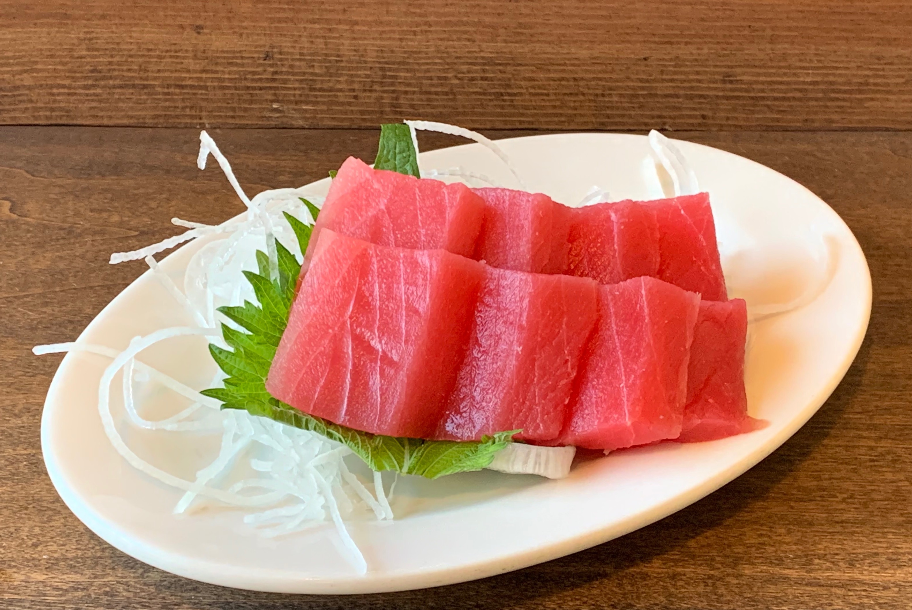 Order 4pc Sashimi - Tuna food online from Minato Sushi store, Lake Forest on bringmethat.com
