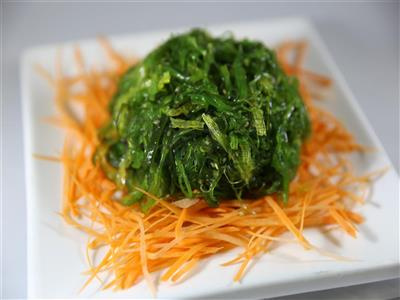 Order Japanese Seaweed Salad food online from MingHin Cuisine - South Loop store, Chicago on bringmethat.com