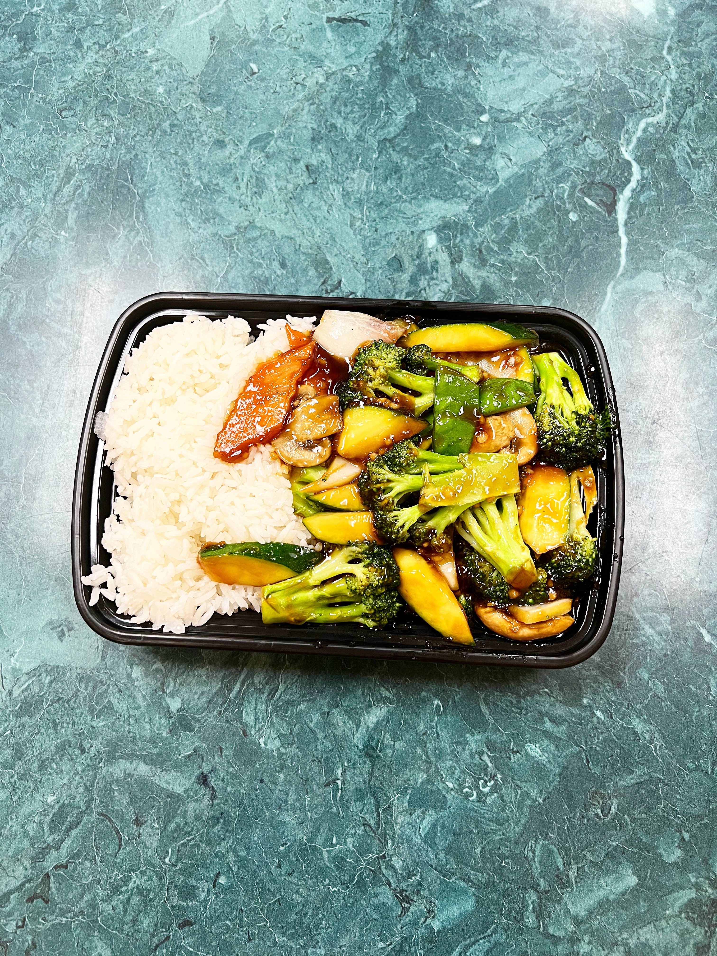 Order C22. Mixed Vegetables Combo Plate food online from Golden China Express store, Worthington on bringmethat.com