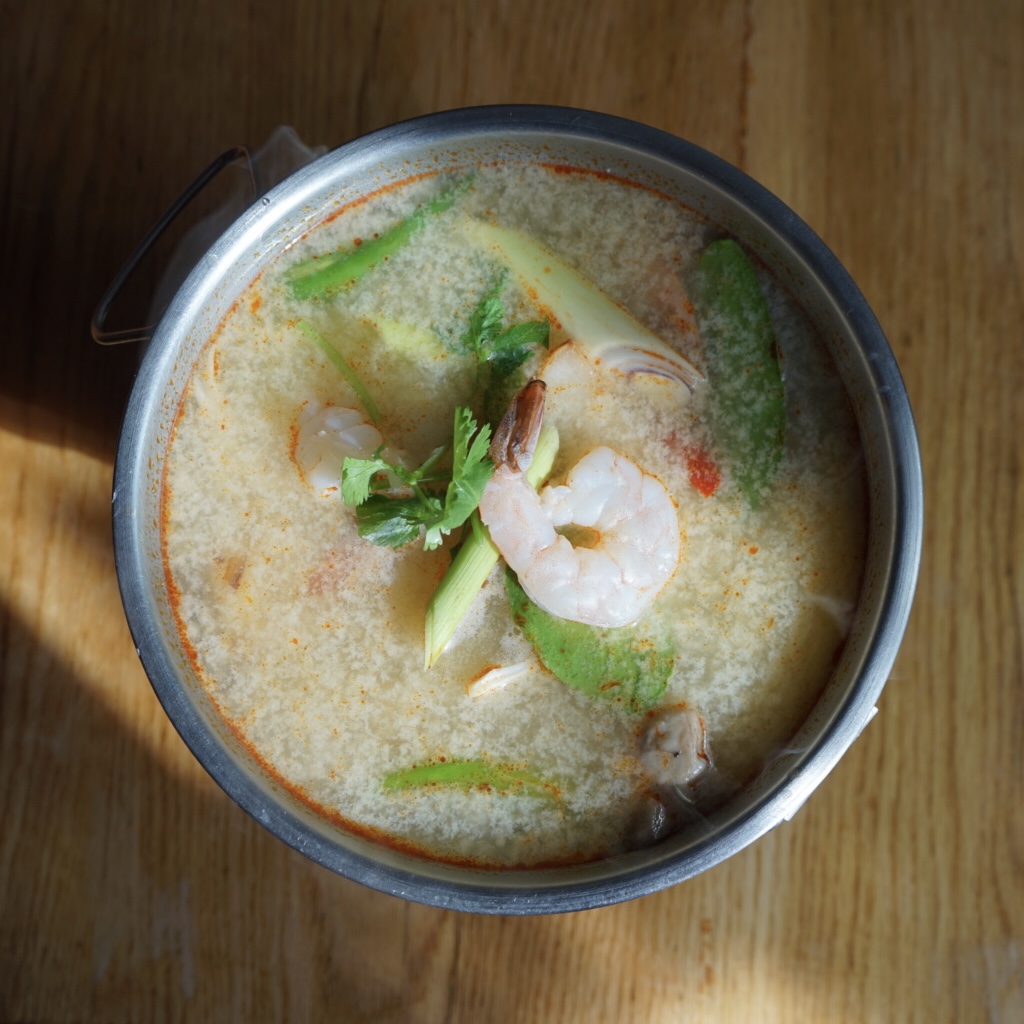 Order Hot and Sour Thai Tom Yum Soup food online from Lers Ros Thai  store, San Francisco on bringmethat.com