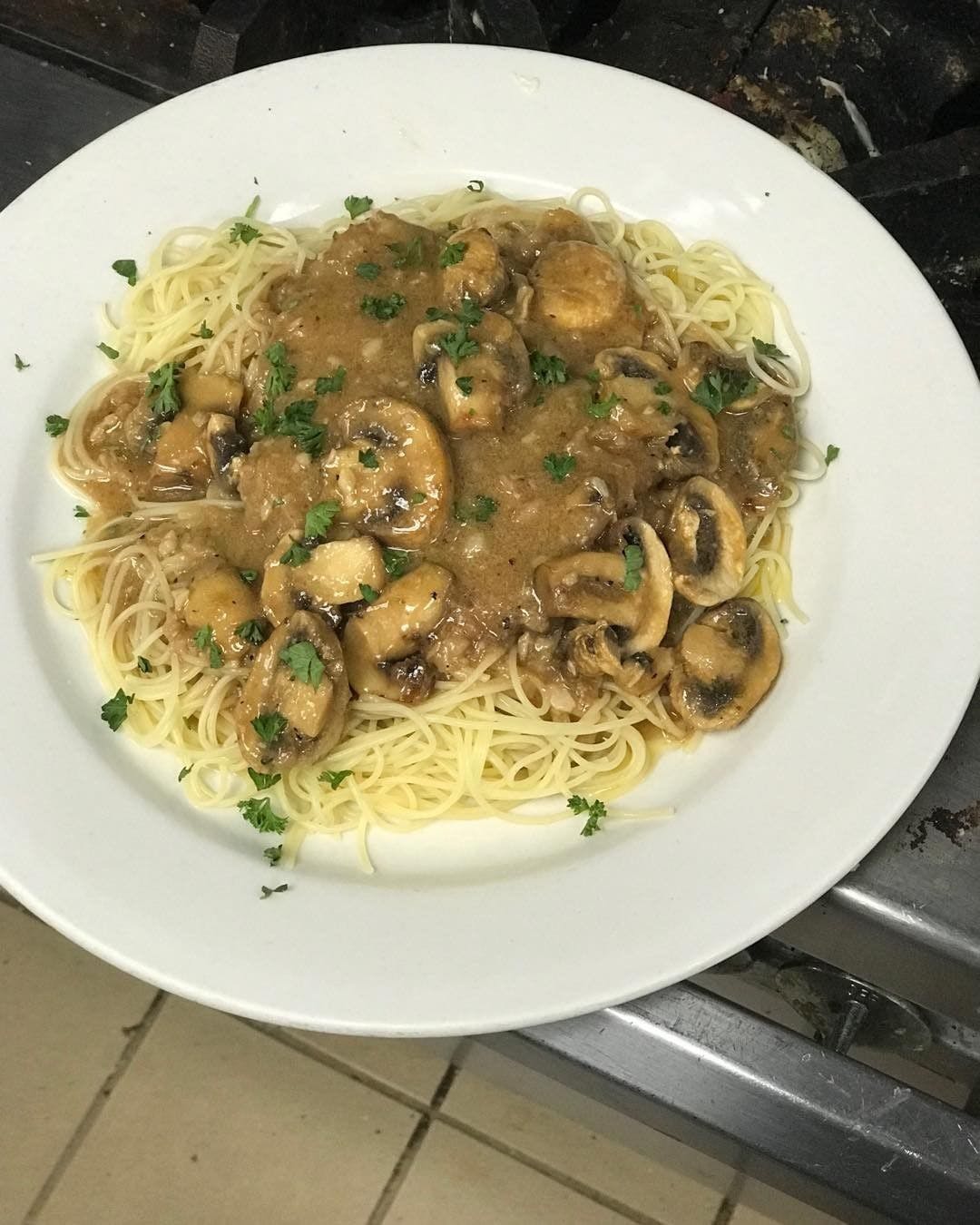 Order Veal Marsala - Entree food online from Pizza Como & PC Pub store, Pennsburg on bringmethat.com