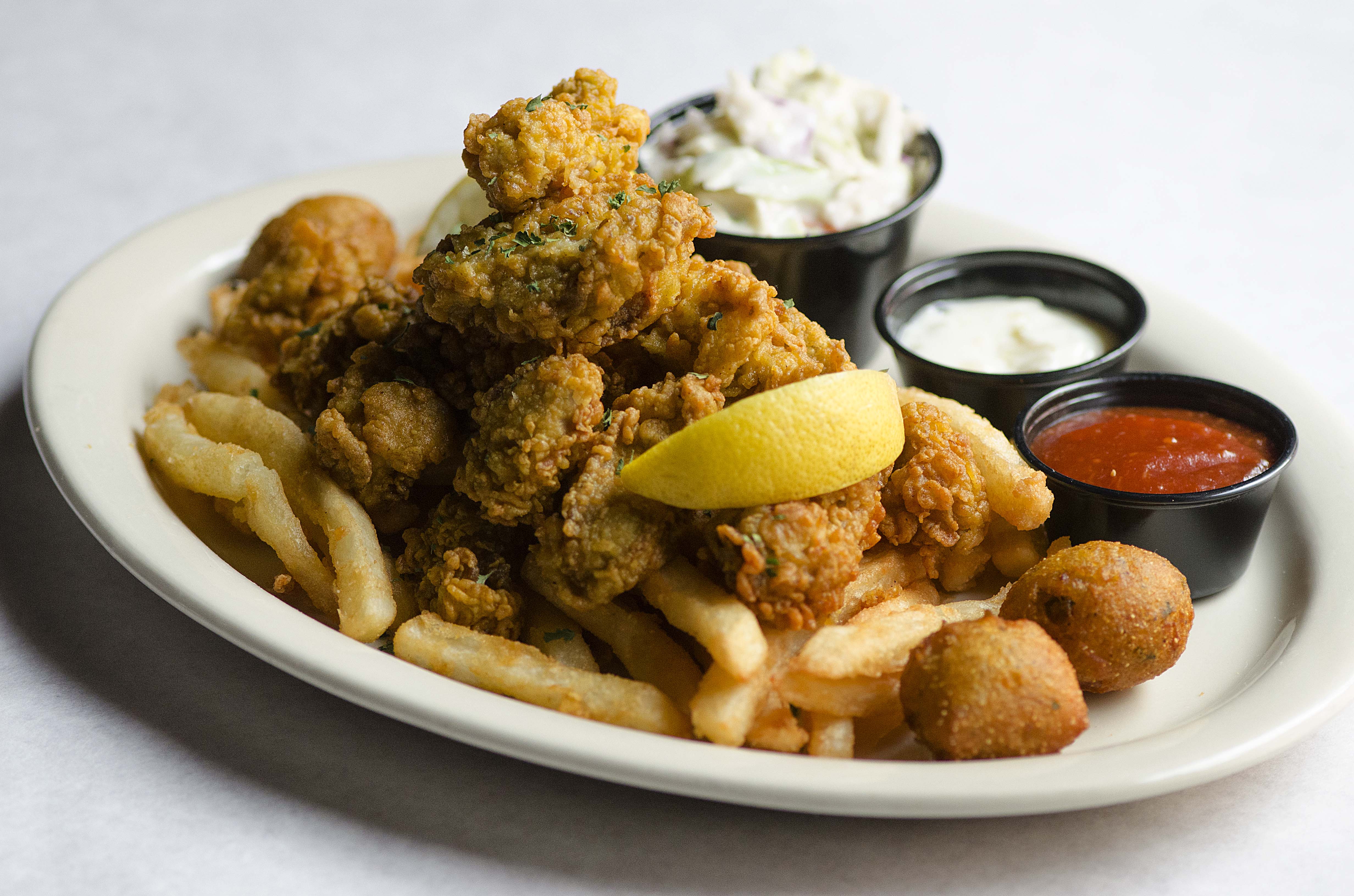 Order Fried Oyster Platter food online from Mambo store, New Orleans on bringmethat.com