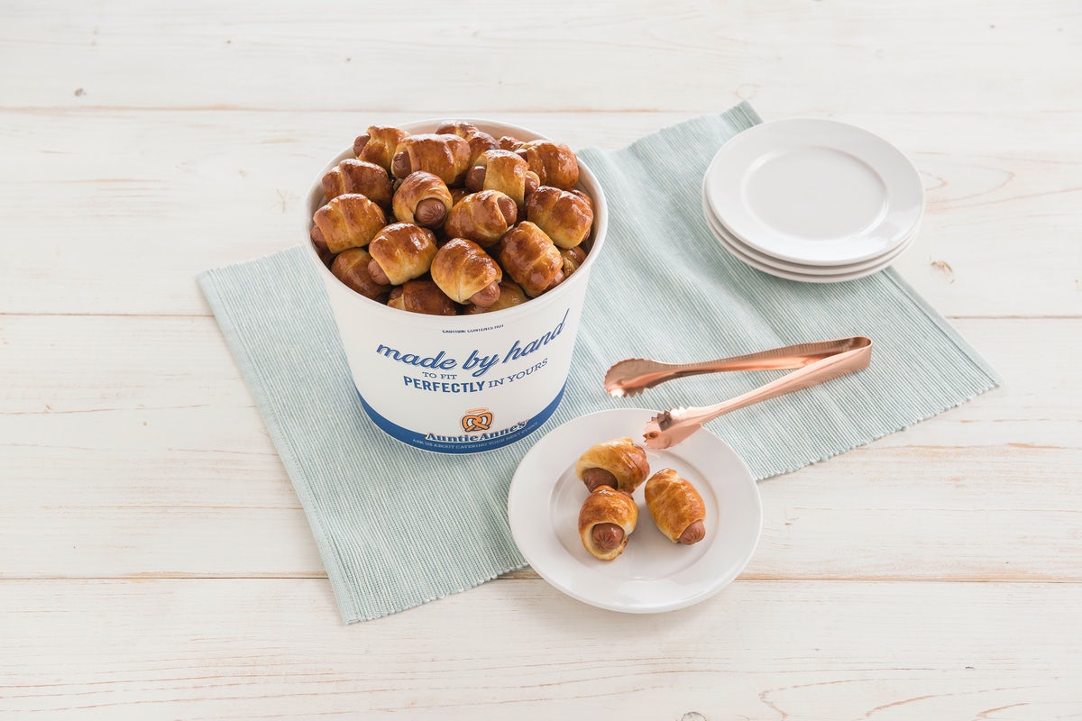 Order Mini Pretzel Dogs Bucket food online from Auntie Anne store, Anchorage on bringmethat.com